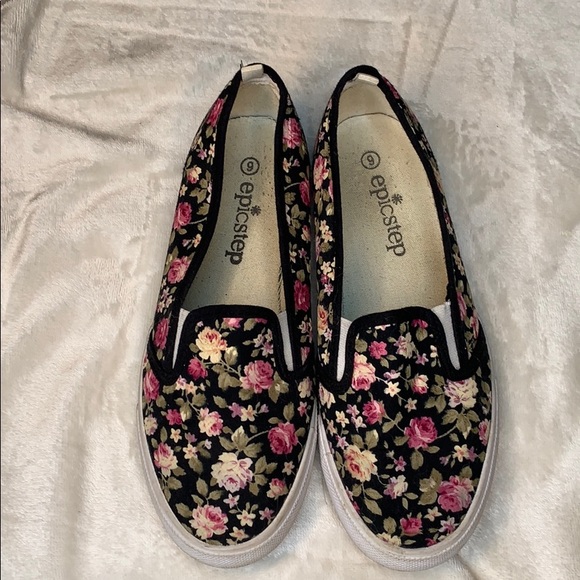 Flower Slip Ons ✨ - Picture 2 of 4